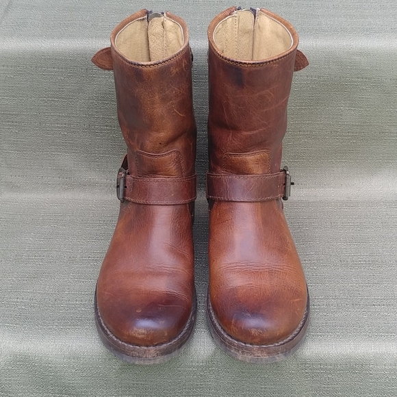 Frye Veronica Back Zip w/ Buckles - Picture 3 of 8